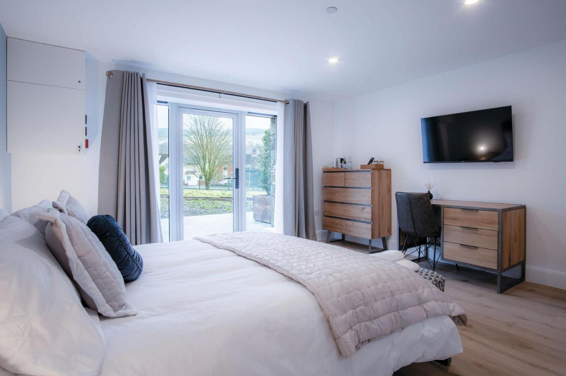 Suite 6 - Sleeping Giant Hotel - Pen Y Cae Inn بريكون المظهر الخارجي الصورة